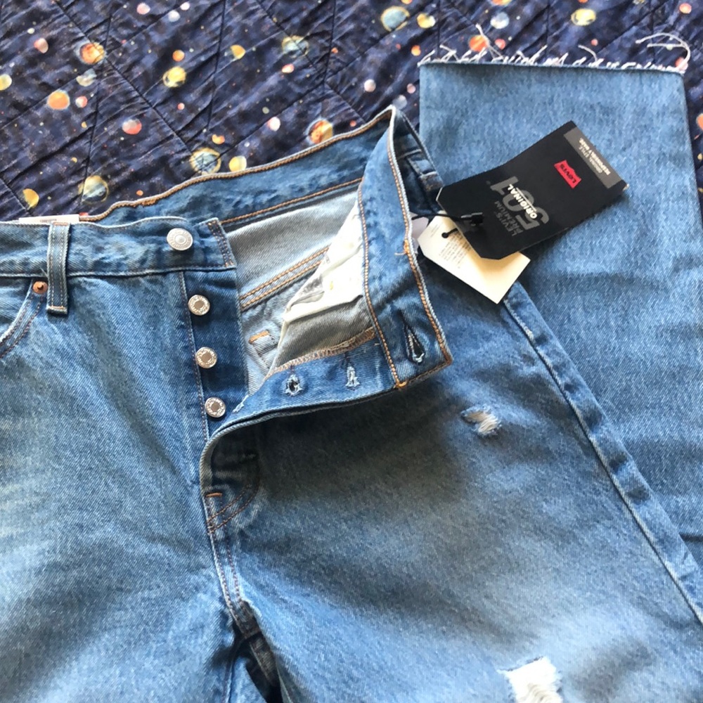 29X30 Brand New Levis 501 Ripped Jeans